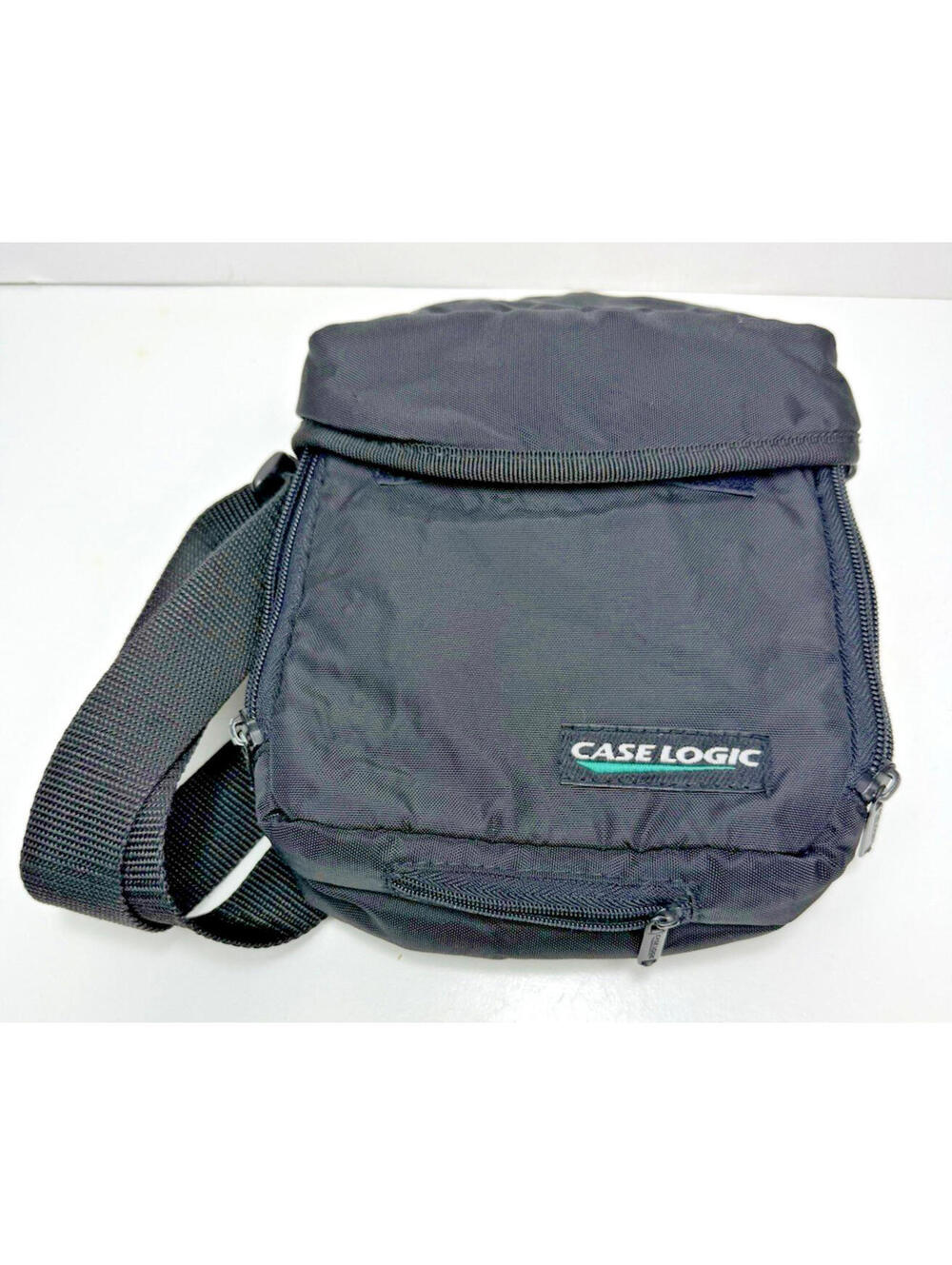 Case Logic CD Player Bag Storage Carrying Case Bag Soft Shell w/shoulder strap